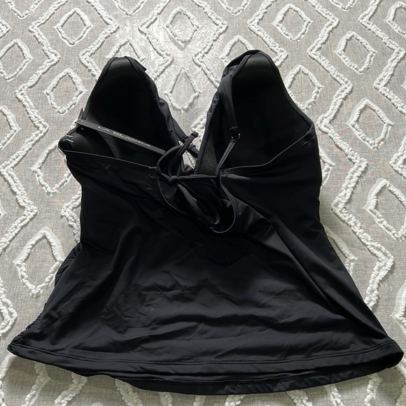 NWT LA BLANCA BATHING SUIT TOP SIZE 16 black. A279 - Picture 3 of 3